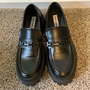 Steve Madden Black Leather Lug Sole Loafers